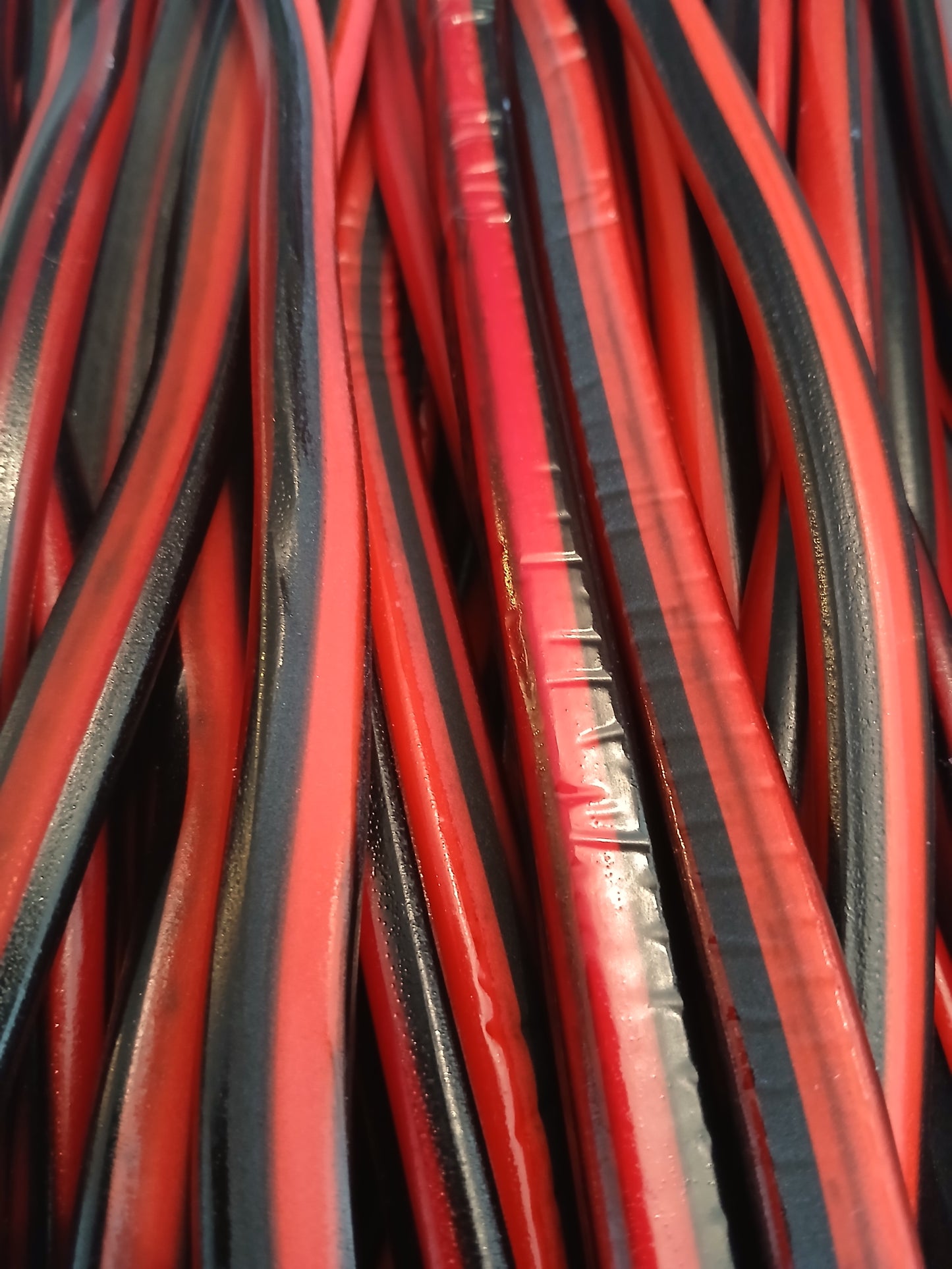 Cable américain fruit rouge lisse