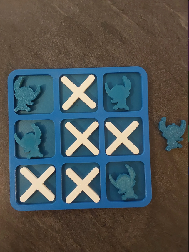 Jeu de morpion jolie créature